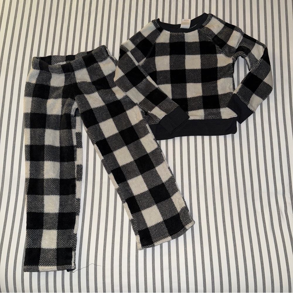Cat & Jack Cozy Black and White Checkered Kids Pajamas Set XS 4/5